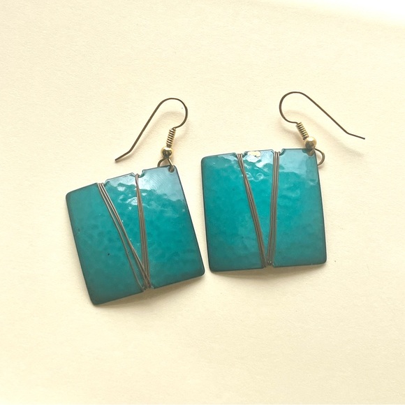 1980s vintage turquoise square dangling earrings with gold wire accents - Picture 2 of 15